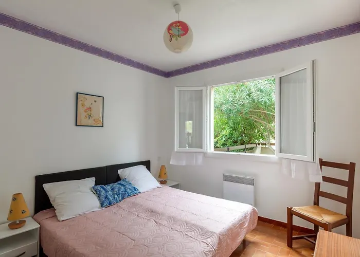 Maison Confortable A Vendres, 87 M², Proche Vendres