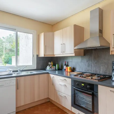 Сasa de vacaciones Maison Confortable A Vendres, 87 M², Proche